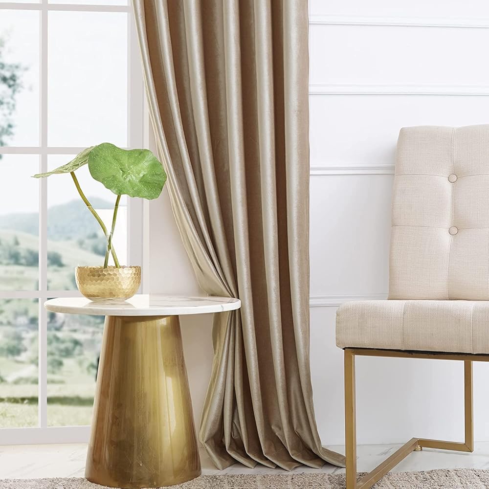 SANCHUNG Rideaux en Velours Champagne pour Salon Isolation Thermique 2 Panneaux Rideaux Occultants avec Passe-Tringle pour Chambre 132 x 285 CM : Cuisine et Maison