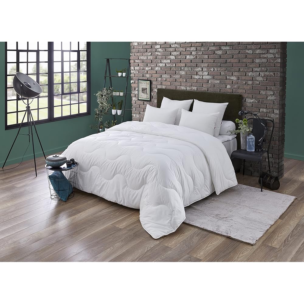 DODO | Couette Tempérée Synthétique 140x200 | pour lit 1 Personne | Couette Amazonie | Anti-acariens et Gonflant | Fibre Recyclée | Fabriqué en France | Lavable en Machine à 40°c : Cuisine et Maison