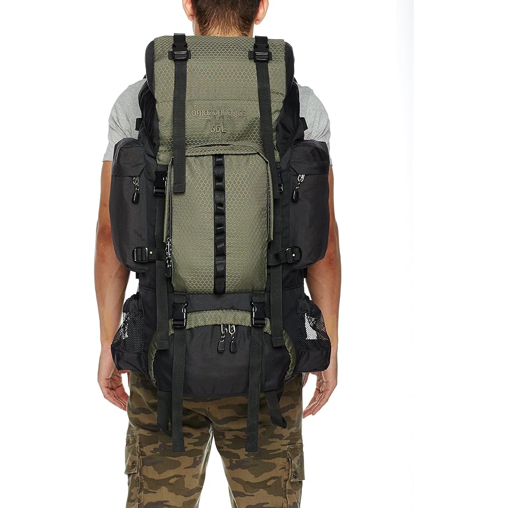 Amazon Basics Sac à Dos de randonnée à Armature intérieure avec Housse de Pluie, 65 L, Vert : Sports et Loisirs