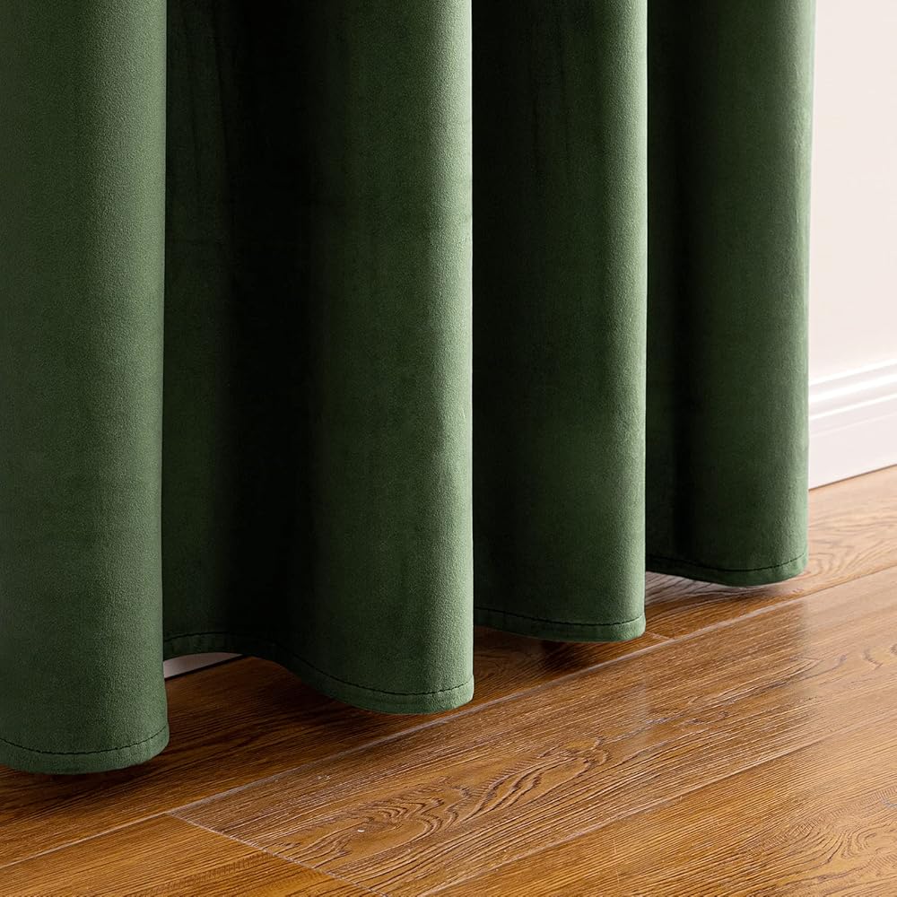 Woaboy Rideaux Occultant Thermique Salon Rideaux et Draperies Chambre Double Velours Panneaux de Rideau Intérieurs Isolant Anti Chaleur/Froid à Oeillets Extensible Lot de 2, 140x200cm Vert Olive : Cuisine et Maison