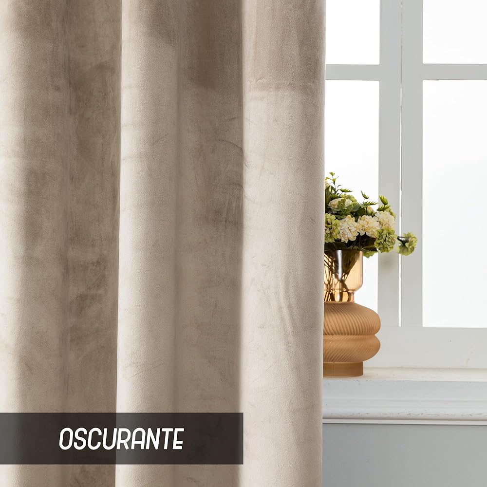 GIRASOLE HOME Paire de rideaux Adélaïde doux occultants thermiques en velours 2 panneaux de 140 x 220 cm avec œillets, taupe : Cuisine et Maison