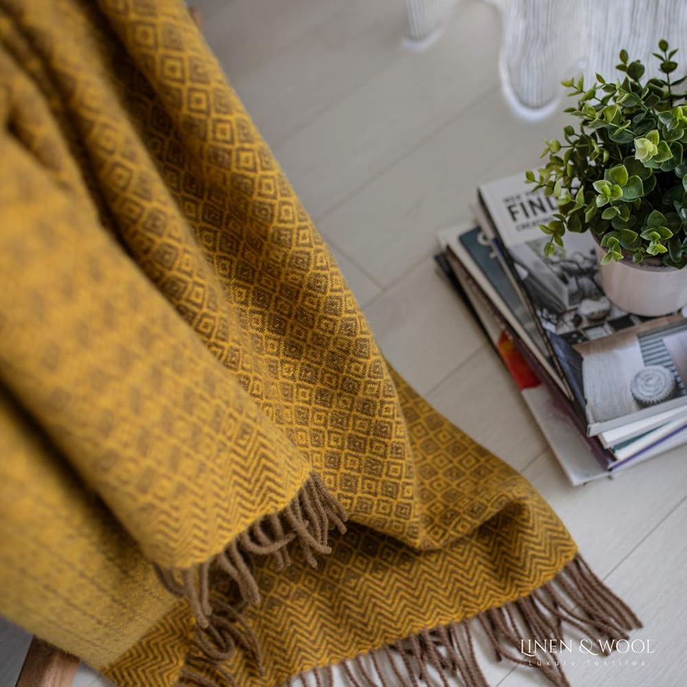 Linen &amp; Cotton Plaid de Luxe Paris Diamant Sergé - 100% Pure Laine de Nouvelle-Zélande, Marron Jaune (140 x 200 cm) Couverture Couvre-Lit Jeté de Canapé Blanket pour Sofa Chaise Salon Home Maison : Cuisine et Maison