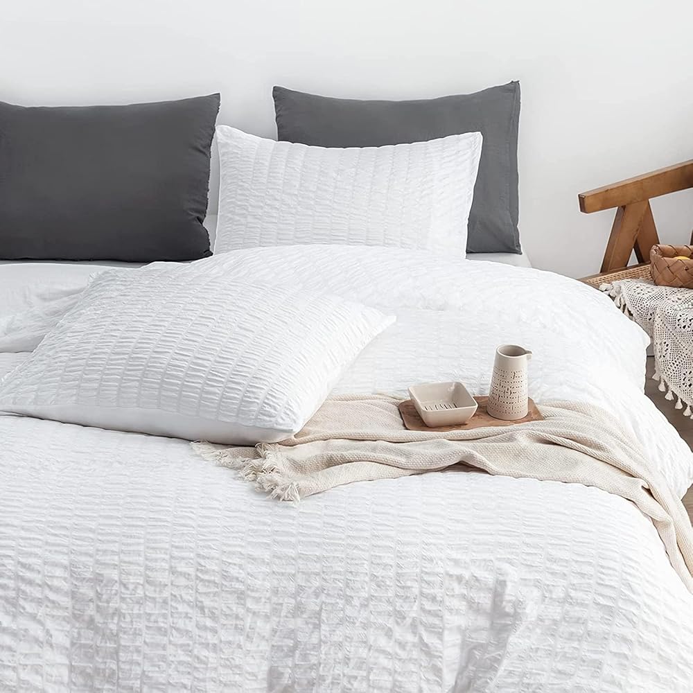 Sedefen Housse de Couette Seersucker 240x260cm Rayures Blanc + 2 x Taies d'oreiller 65x65cm avec Fermeture Eclaire Adulte Ado Doux Confortable Elegant Parure de lit 2 Personnes Rayé : Cuisine et Maison