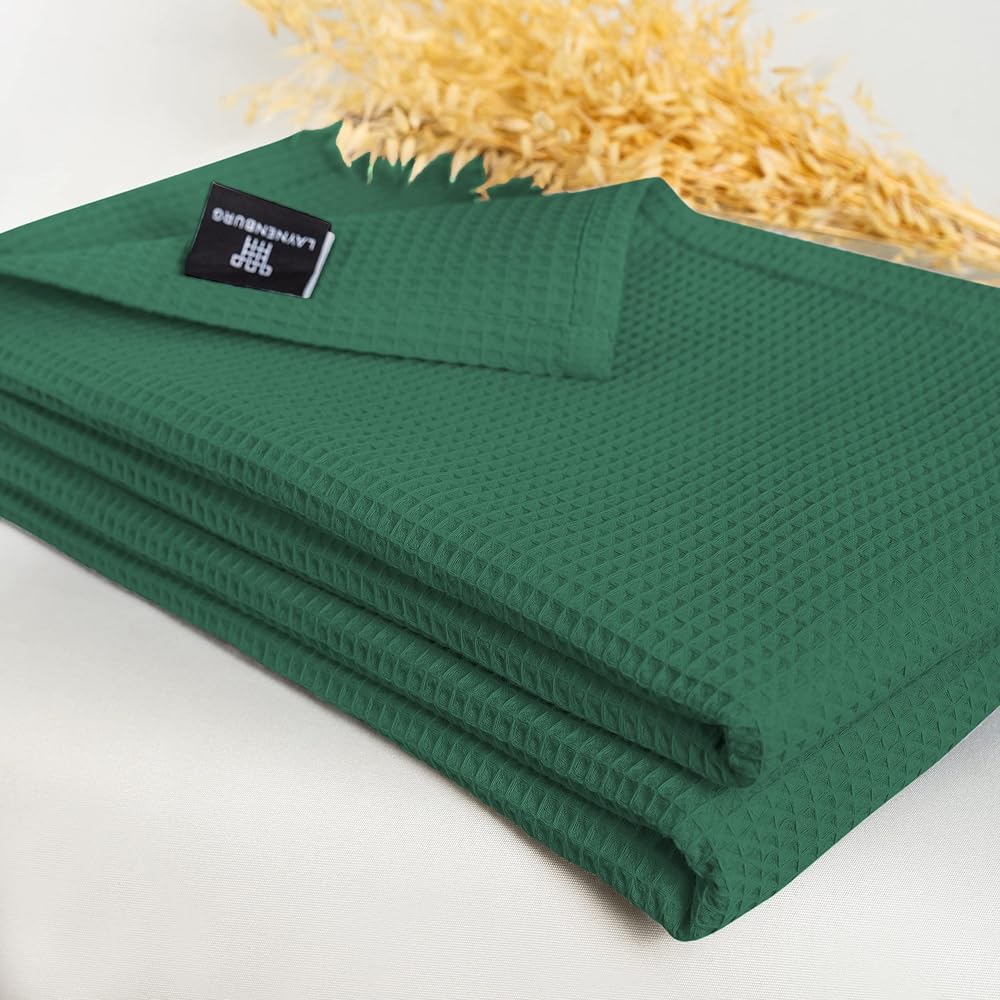 LAYNENBURG Couvre-lit 220 x 240 cm XXL - Piqué gaufré 100% Coton - Couverture légère pour l'été - Couverture en Coton pour Le lit, Le canapé - Couverture aérée pour Le canapé (Vert foncé) : Cuisine et Maison