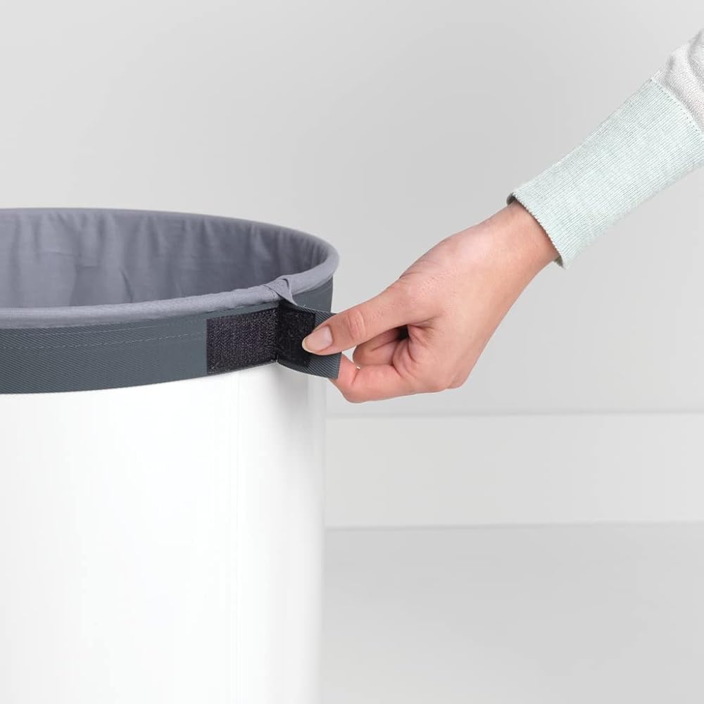 Brabantia - Corbeille à Linge - Couvercle en Liège - Portable Sac à Linge - Corbeille avec des Orifices de Ventilation - Pas de Rayures - Matériaux Durables Résistants à la Corrosion - Blanc - 60 L : Cuisine et Maison