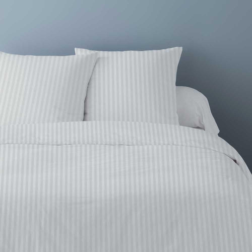 Alpes Blanc Housses de Couette Unies rayées + 2 taies Pur Satin de Coton : Cuisine et Maison