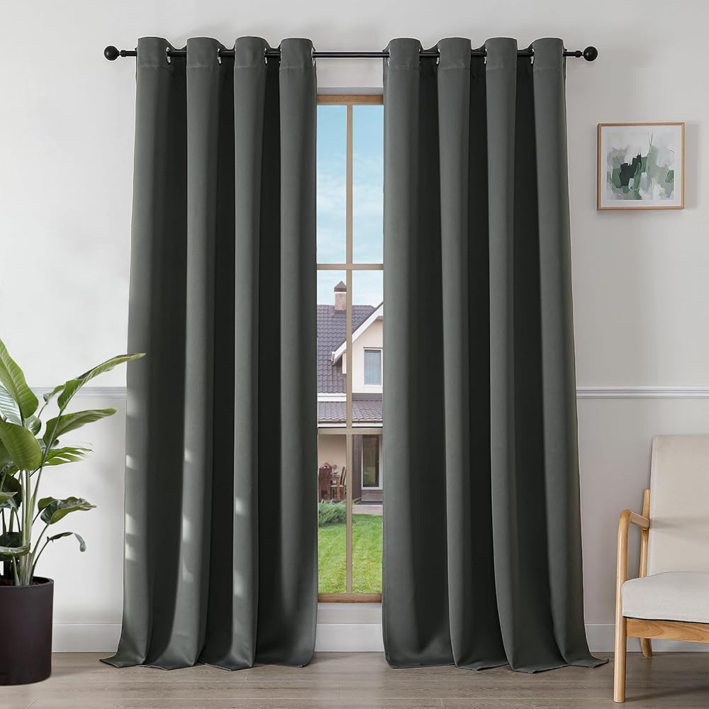 Joydeco Rideau Occultant 2 Pièces L 140 x H 245, Rideau Thermique Isolant Gris Foncé Anti Chaleur Tenture Opaque à Oeillets Isolation Lumiere Anti UV Decoration Chambre Maison Salon Intérieurs : Cuisine et Maison