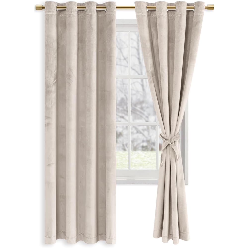 JIUZHEN Lot de 2 Rideaux Velours Occultants Doux et Opaques Rideaux à Oeillets Rideau Thermique Isolant Anti Chaleur et Frois pour Chambre Décoration 140x215cm (LxH) Beige Foncé : Cuisine et Maison