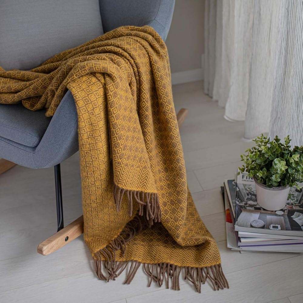 Linen &amp; Cotton Plaid de Luxe Paris Diamant Sergé - 100% Pure Laine de Nouvelle-Zélande, Marron Jaune (140 x 200 cm) Couverture Couvre-Lit Jeté de Canapé Blanket pour Sofa Chaise Salon Home Maison : Cuisine et Maison